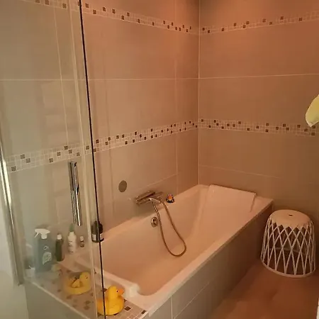 Chambre Privee 1 Chez Vincent - Gare - Centre Проживание в семье