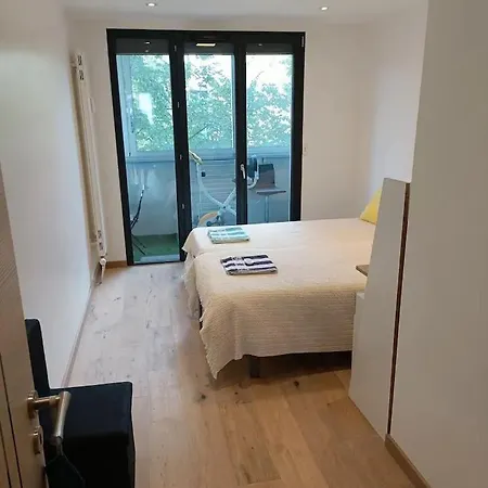 Chambre Privee 1 Chez Vincent - Gare - Centre Проживание в семье *
